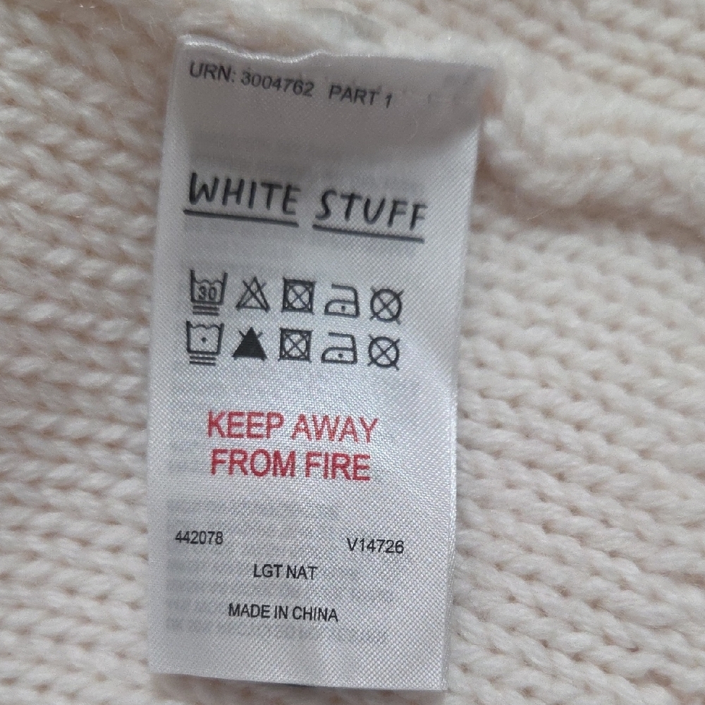 White Stuff Cable Knit Sweater Vest Wool Blend US 8 Button Front Preppy - Picture 7 of 9